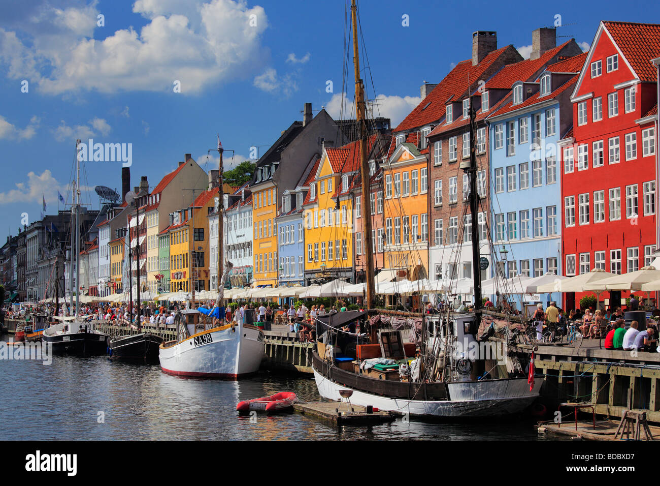 Coloridas casas en la zona de Nyhavn en Copenhague, Dinamarca Foto de stock