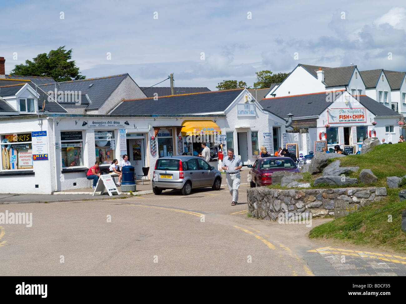 La tienda de Fish & Chips por la playa en Port Eynon, Península de Gower Swansea Wales UK Foto de stock