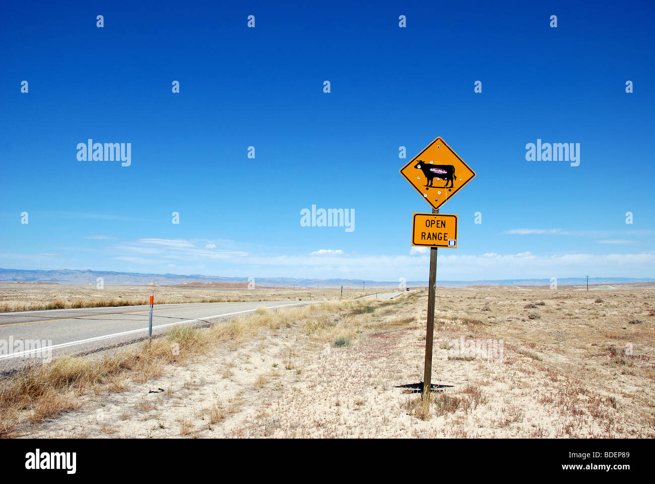 Open Range señal de tráfico por el lado de la carretera en Utah Foto de stock