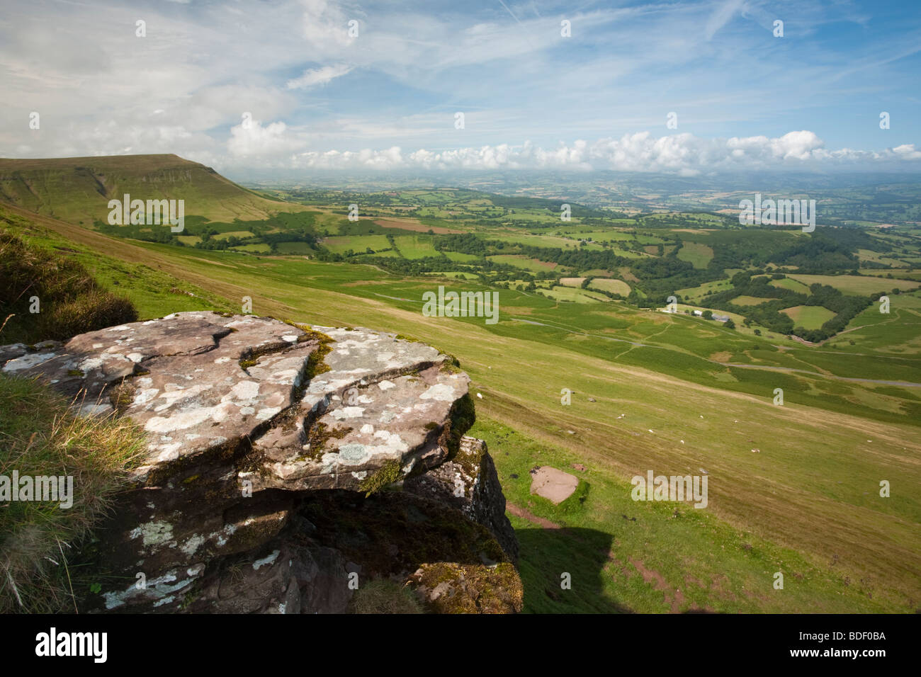 Vista desde el risco de heno hacia el Señor de la perilla en Hereford, Herefordshire, Reino Unido Foto de stock