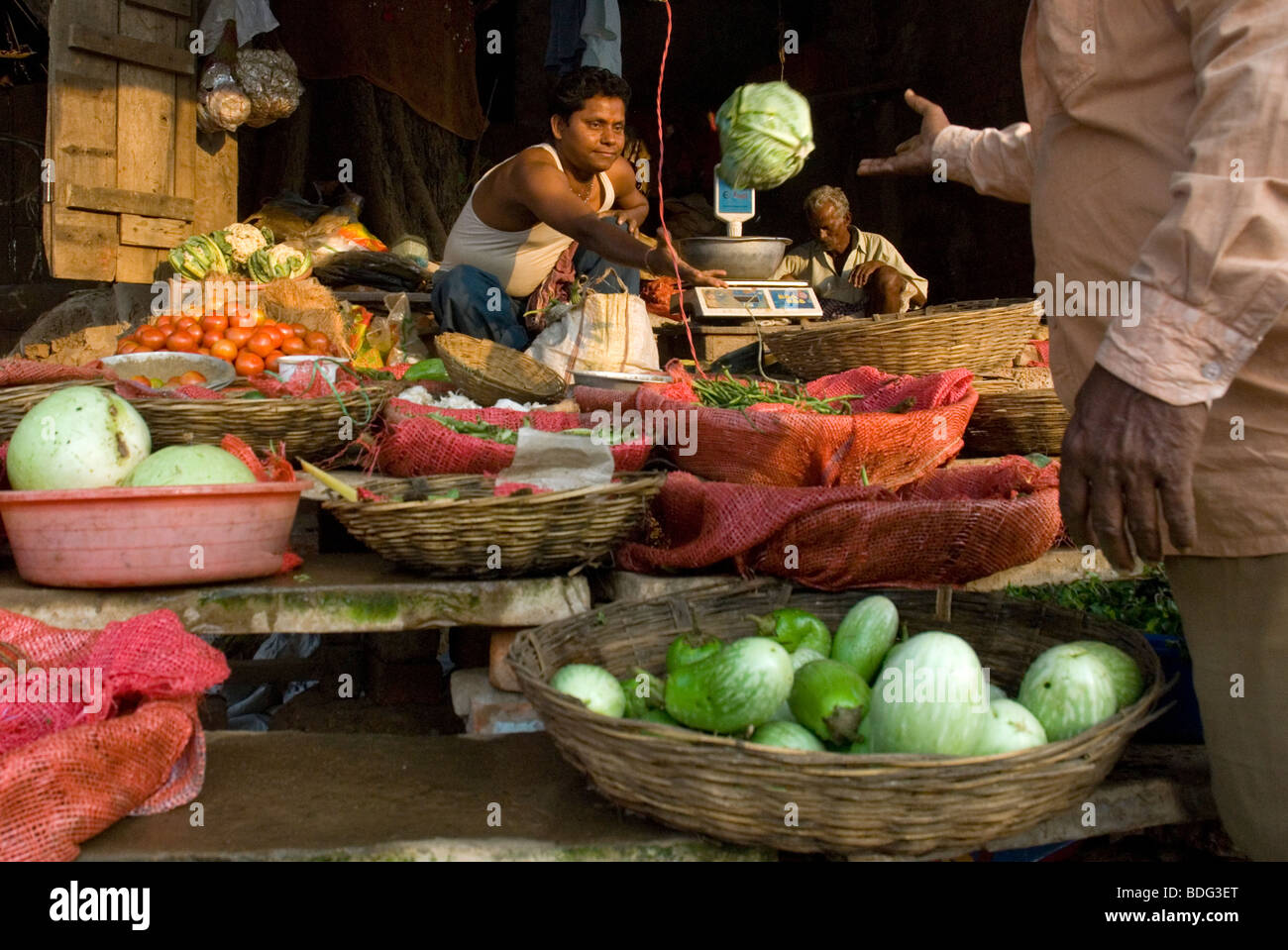 Tienda de ultramarinos en Bhubaneswar, Orissa, India. Foto de stock
