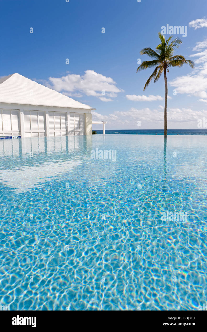 Las Bermudas, Océano Atlántico, playas de la costa sur, piscina infinity Foto de stock