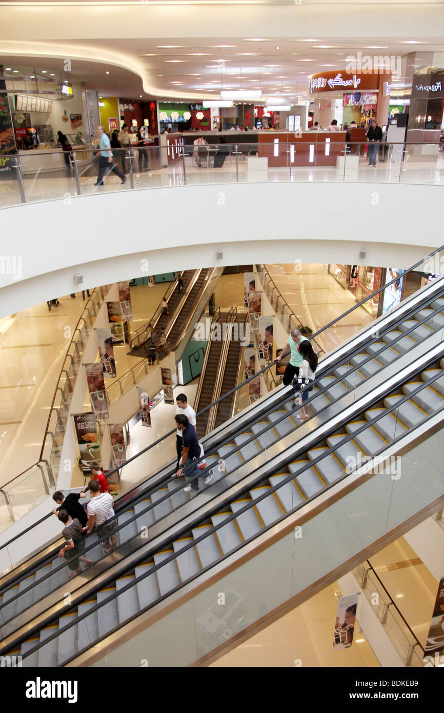 Dubai Mall, el centro comercial más grande en el mundo, en el centro de  Dubai, la parte nueva de la ciudad, Dubai, Emiratos Árabes Unidos  Fotografía de stock - Alamy
