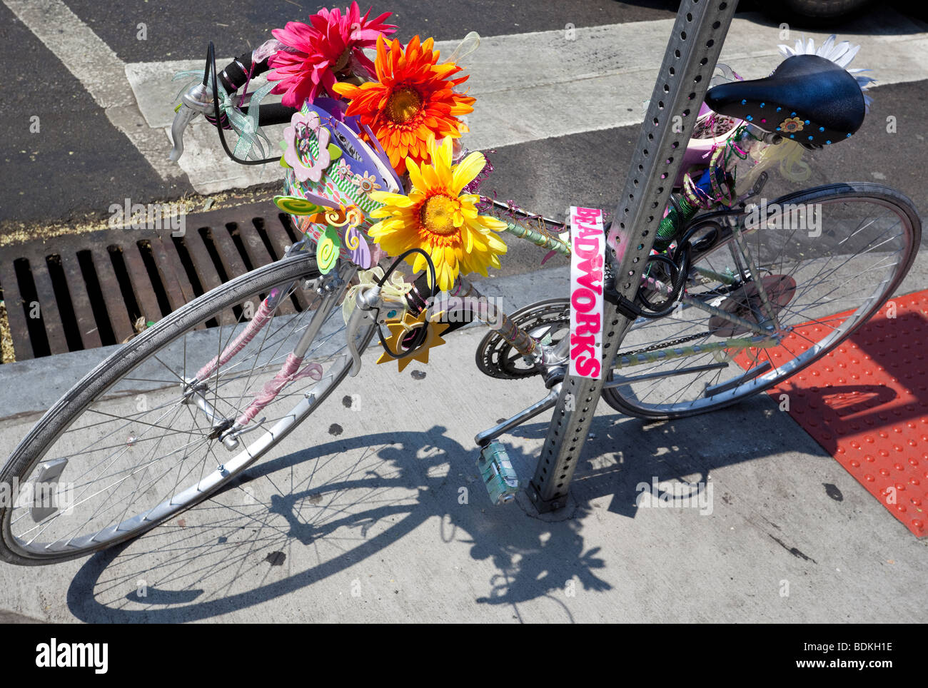 Bicicleta decorada ciclo de bicicleta fotografías e imágenes de alta  resolución - Alamy