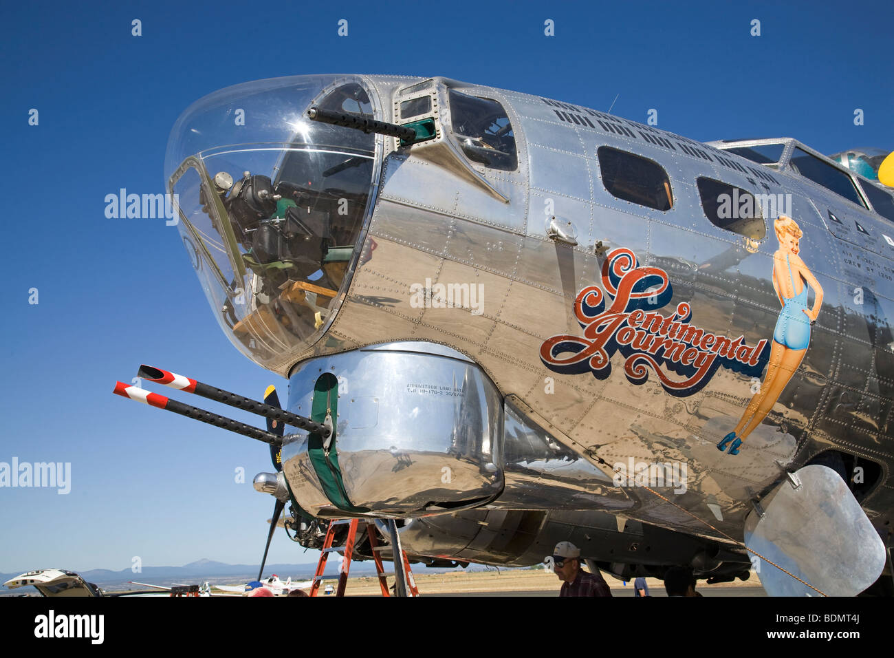 Compartimiento Bombadiers y nariz gunner en el viaje sentimental, restaurado de la Segunda Guerra Mundial la segunda guerra mundial era el bombardero B-17 Foto de stock