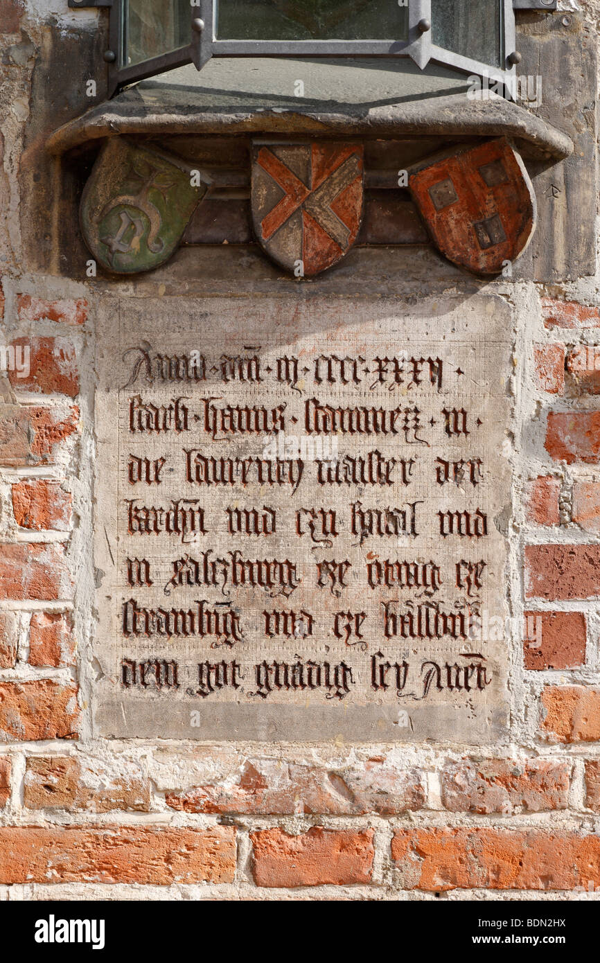 Landshut Stifts- und Inschrift Pfarrkirche St. Martin, epitafio, Gotische Südseite Schrift Foto de stock