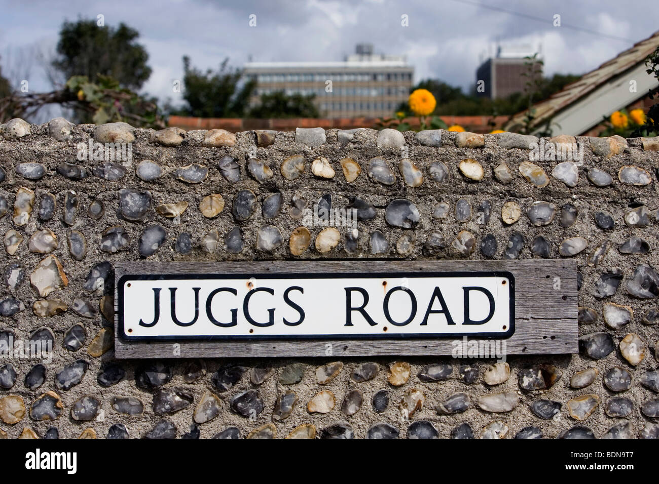 Un cartel con el nombre de carretera divertidas en Lewes, East Sussex, Reino Unido. Foto de stock