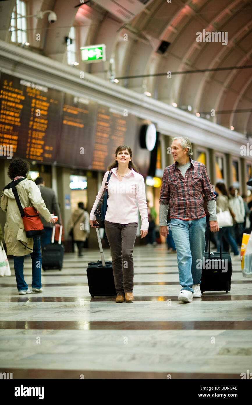 Maletas Para Parejas Fotos e Imágenes de stock - Alamy