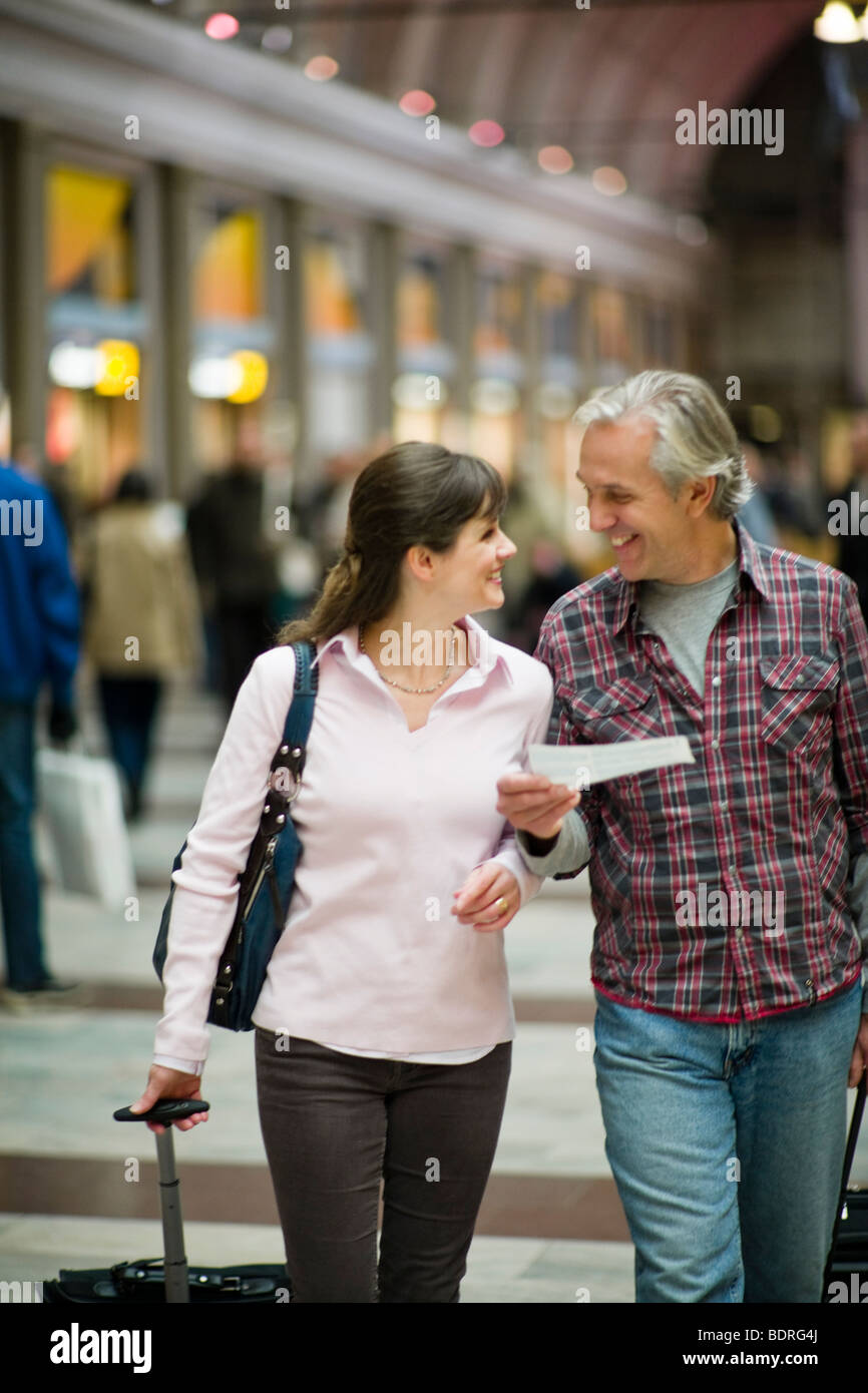 Maletas Para Parejas Fotos e Imágenes de stock - Alamy