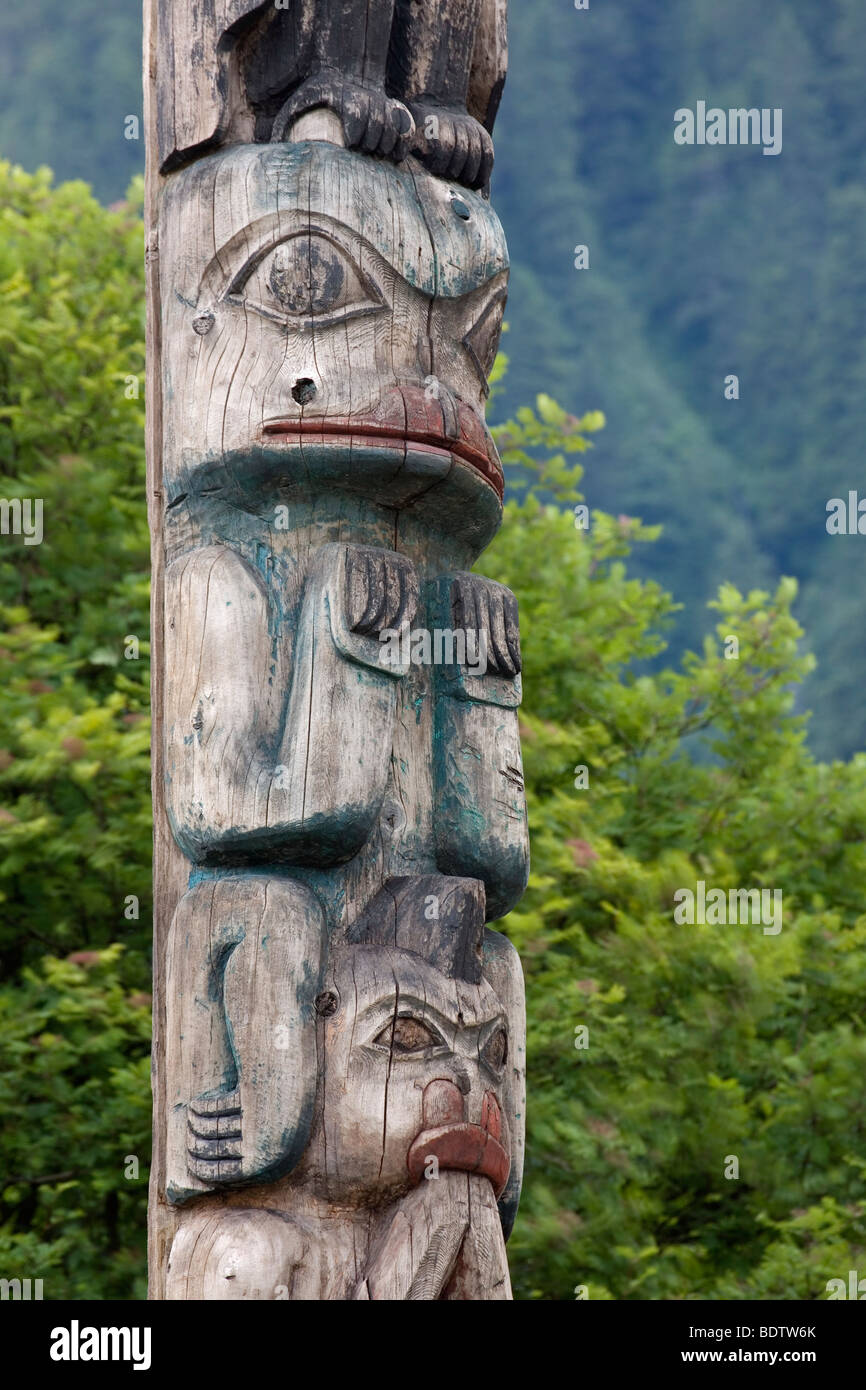 - (Totempfahl Wappenpfahl) / Totem pol / Tlingit-Indianer - (Juneau) Foto de stock