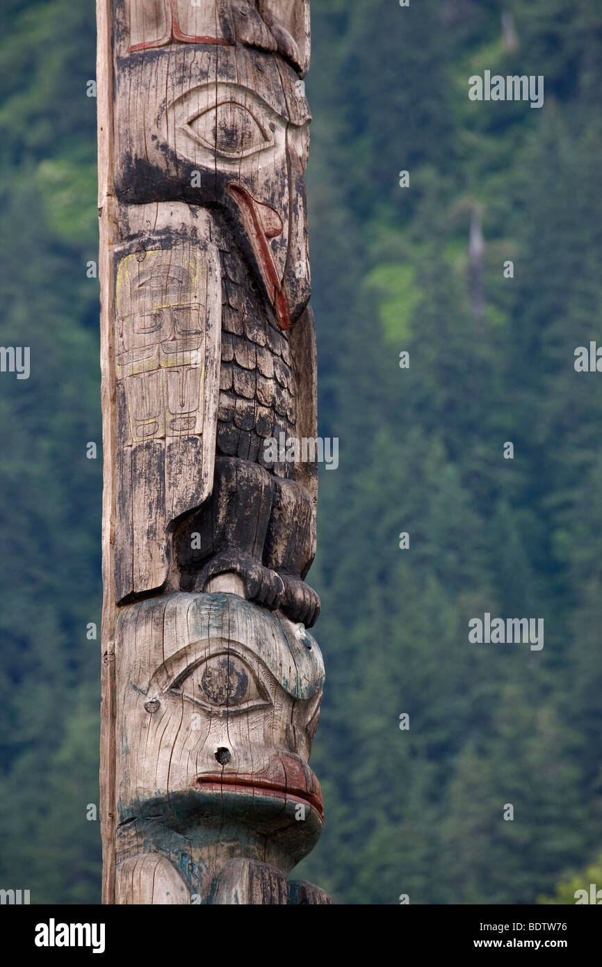- (Totempfahl Wappenpfahl) / Totem pol / Tlingit-Indianer - (Juneau) Foto de stock