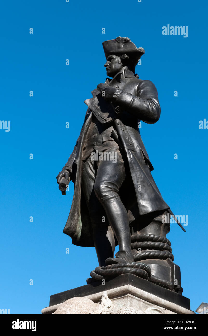 Estatua de bronce del Capitán James Cook en el Mall, Londres, Inglaterra, Gran Bretaña, REINO UNIDO Foto de stock