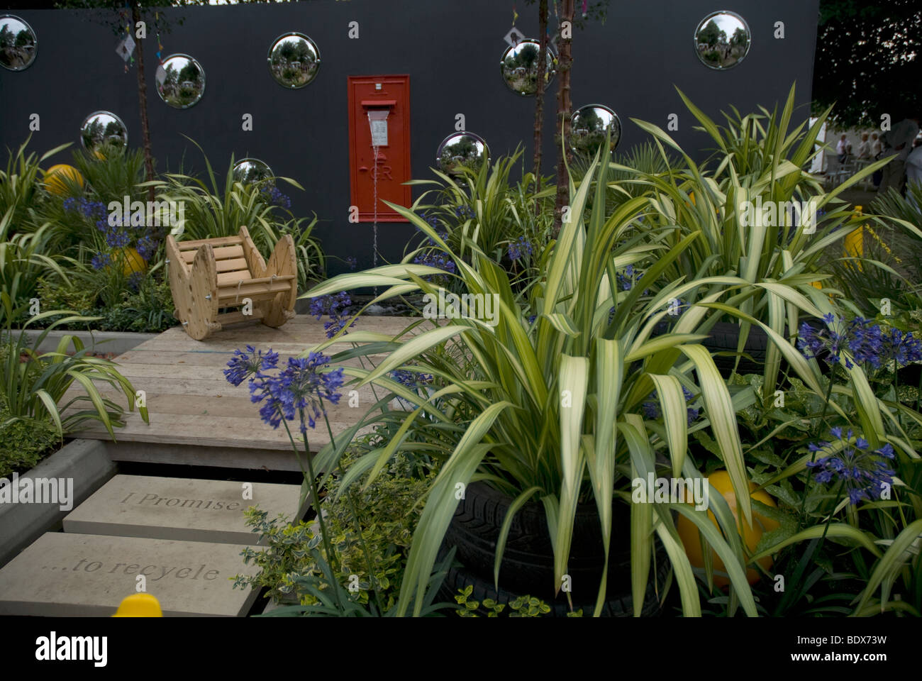 La Prometo garden en el Hampton Court Flower Show, Londres, Reino Unido Foto de stock