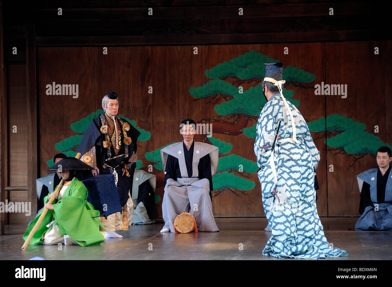 Ningún juego, el famoso teatro de danza tradicional en un santuario sintoísta en Sasayama, Japón, Asia Foto de stock