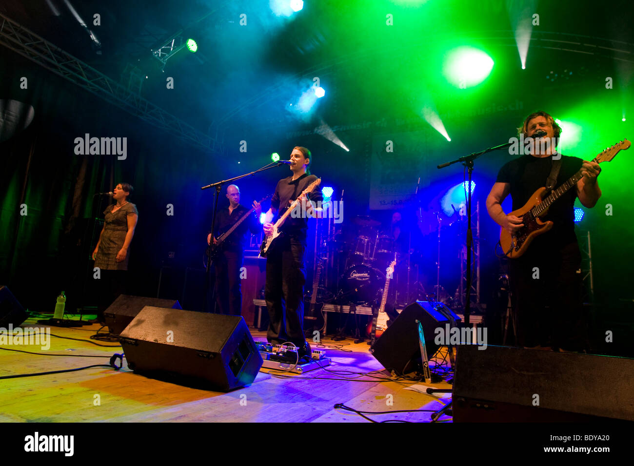 Swiss Band Diamante loco de Pink Floyd en vivo en el festival en Autlook Schenkon, Lucerna, Suiza Foto de stock