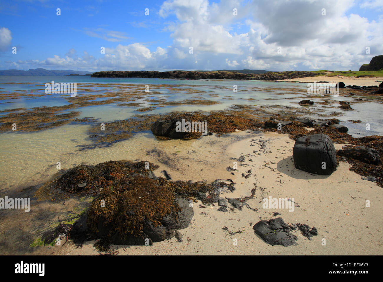 La playa del Puerto de na ba en la costa Noroeste de la isla de Mull, Escocia. Foto de stock