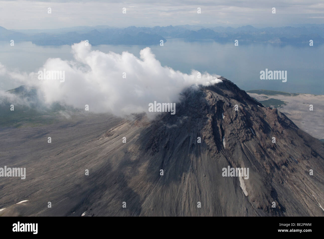 Volcán San Agustín, Cook Inlet, Alaska Foto de stock