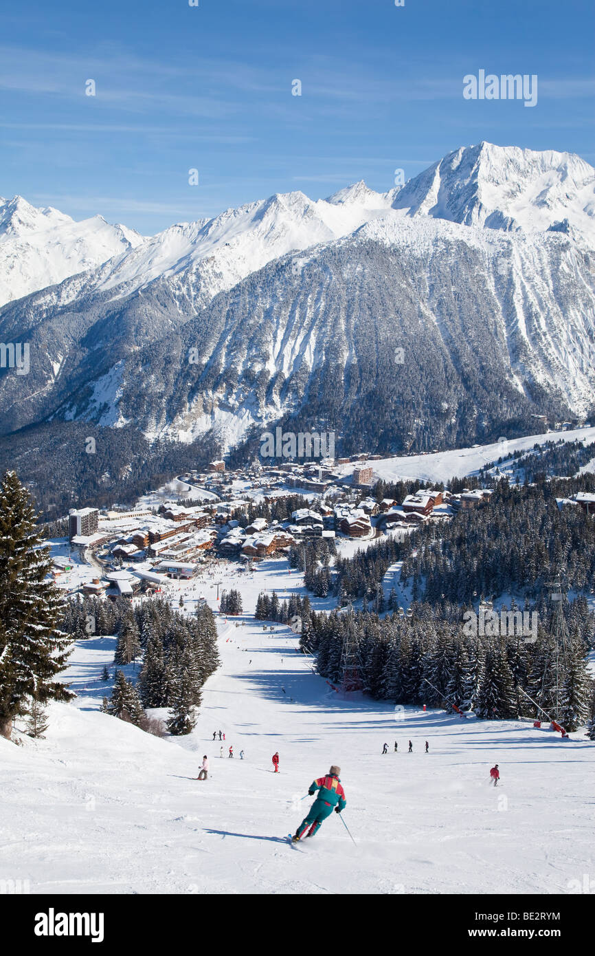 Courchevel 1850 estación de esquí en los Tres Valles, Les Trois Vallees, Savoie, Alpes franceses, Francia Foto de stock
