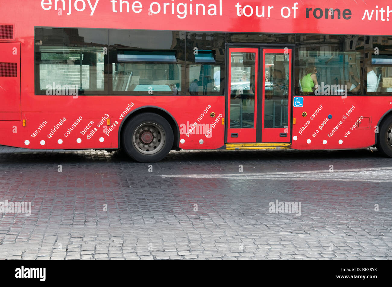 Bus turístico de Roma. Foto de stock