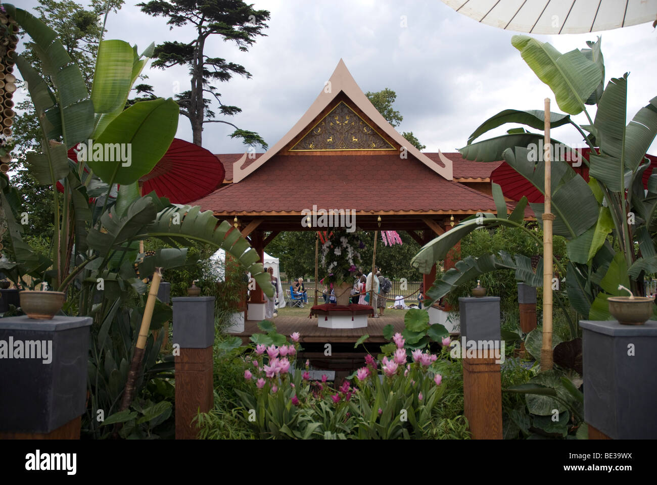 El jardín de la serenidad en el Hampton Court Flower Show, Londres, Reino Unido Foto de stock