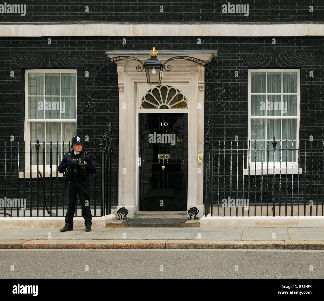 El 10 de Downing Street, Westminster, Whitehall, Londres, Inglaterra, Reino Unido. Foto de stock