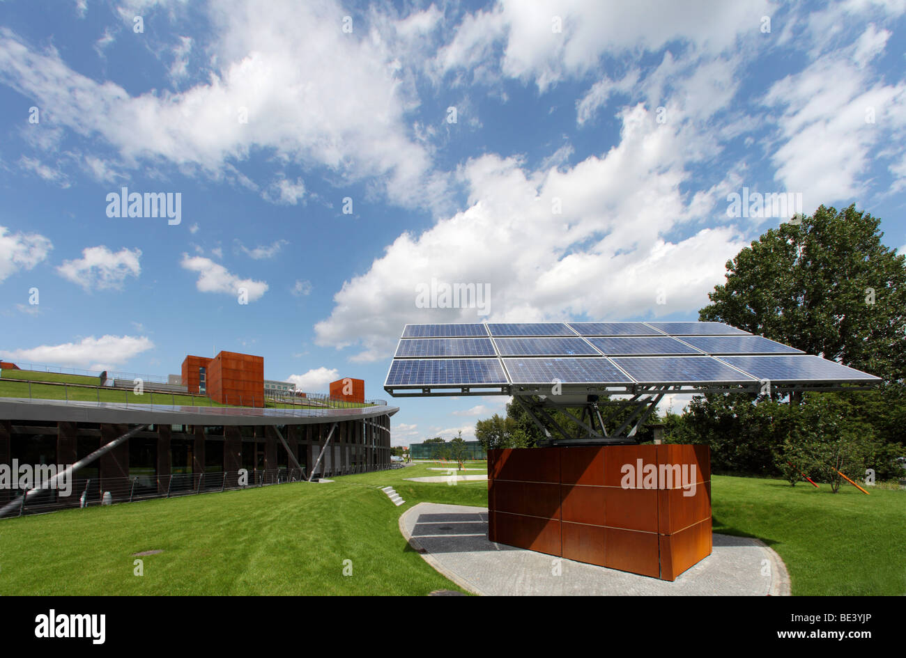 Solon SE: la sede con un moderno centro de producción en Berlín, Alemania Foto de stock