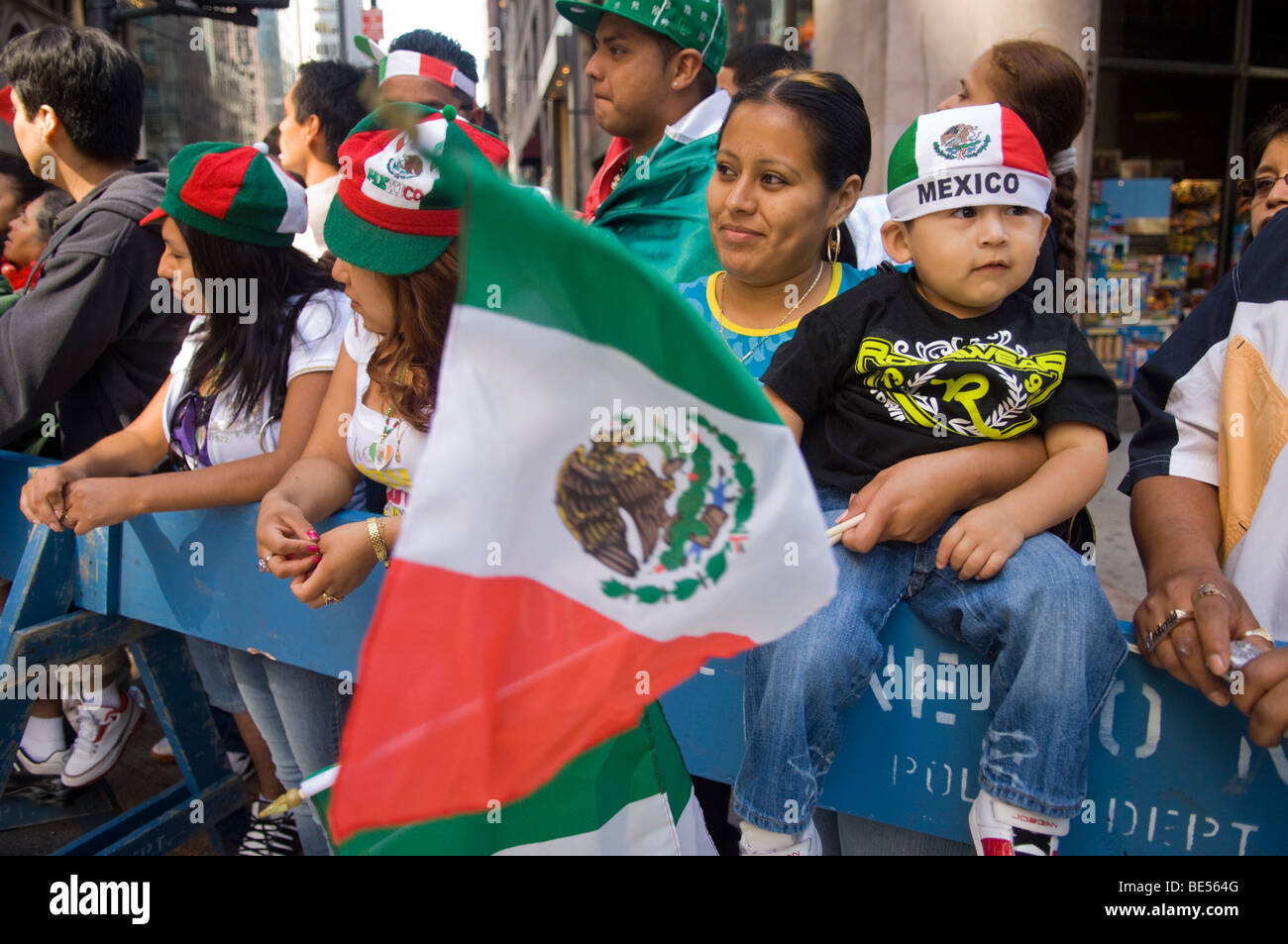 Los mexicanoamericanos se reúnen en Madison Avenue en Nueva York