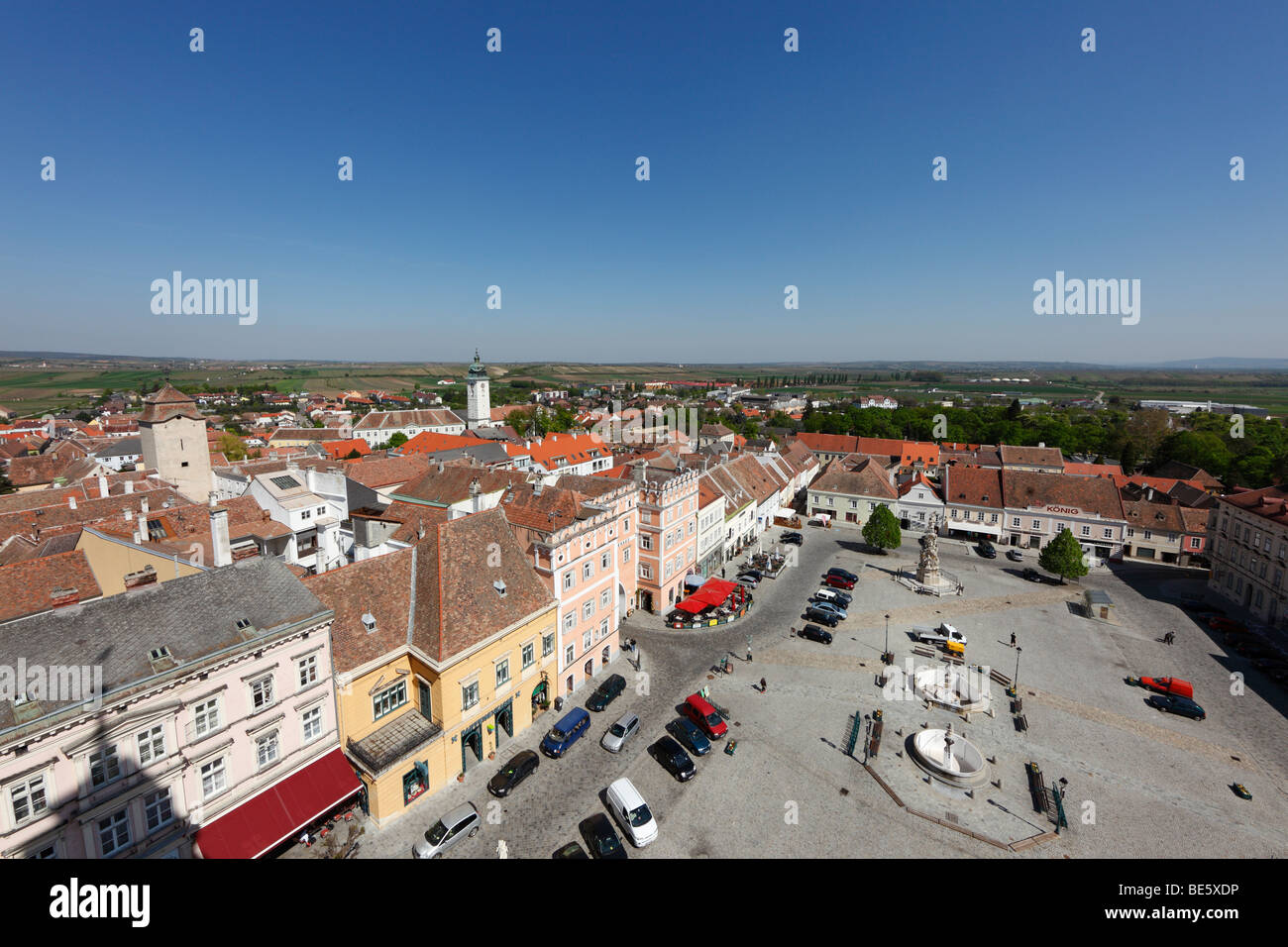 Plaza Principal de Retz, vista desde el Ayuntamiento, Weinviertel, Baja Austria, Austria, Europa Foto de stock