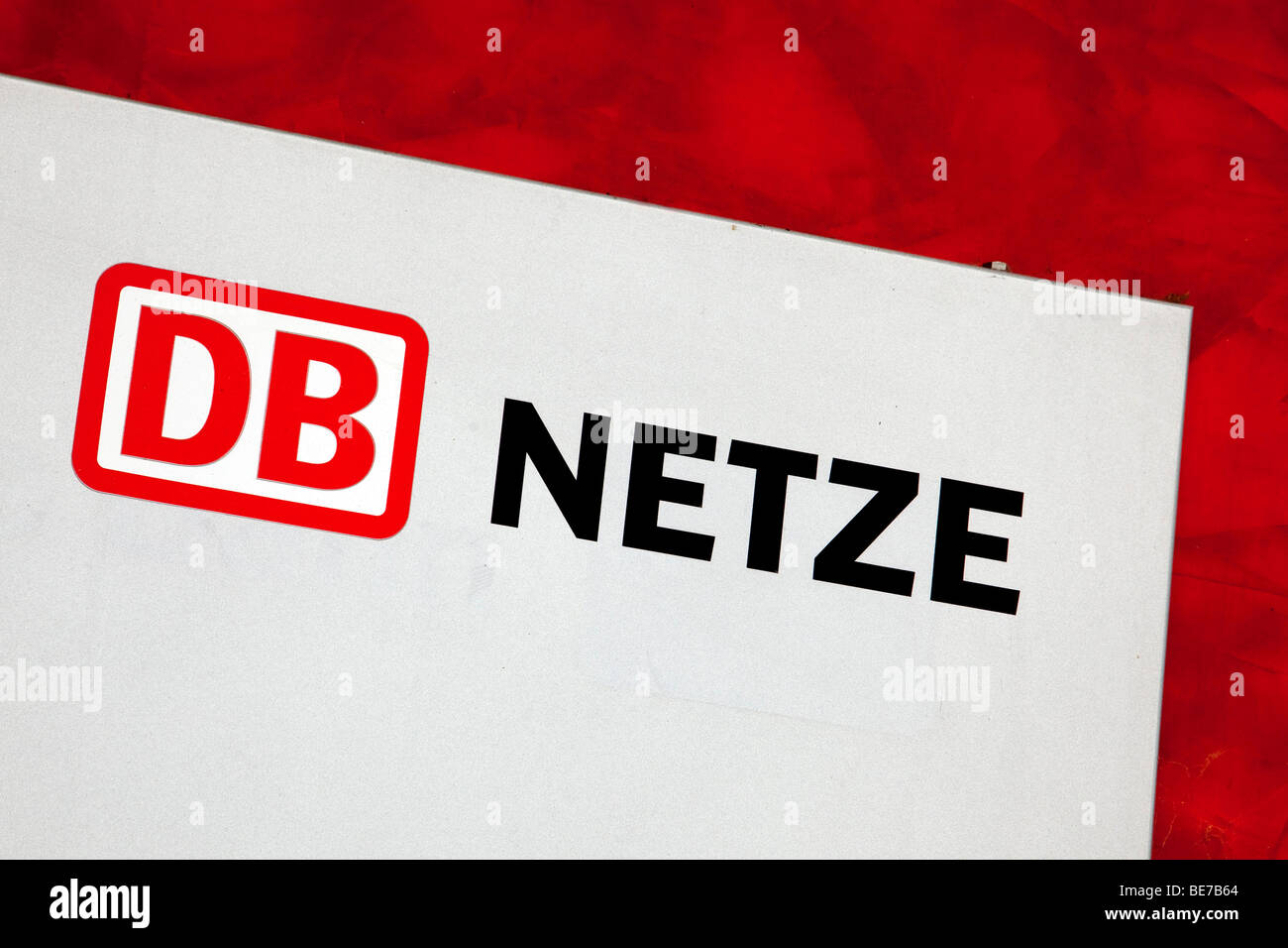 Logotipo de la DB Netze, la red de ferrocarriles alemana Deutsche Bahn AG Foto de stock