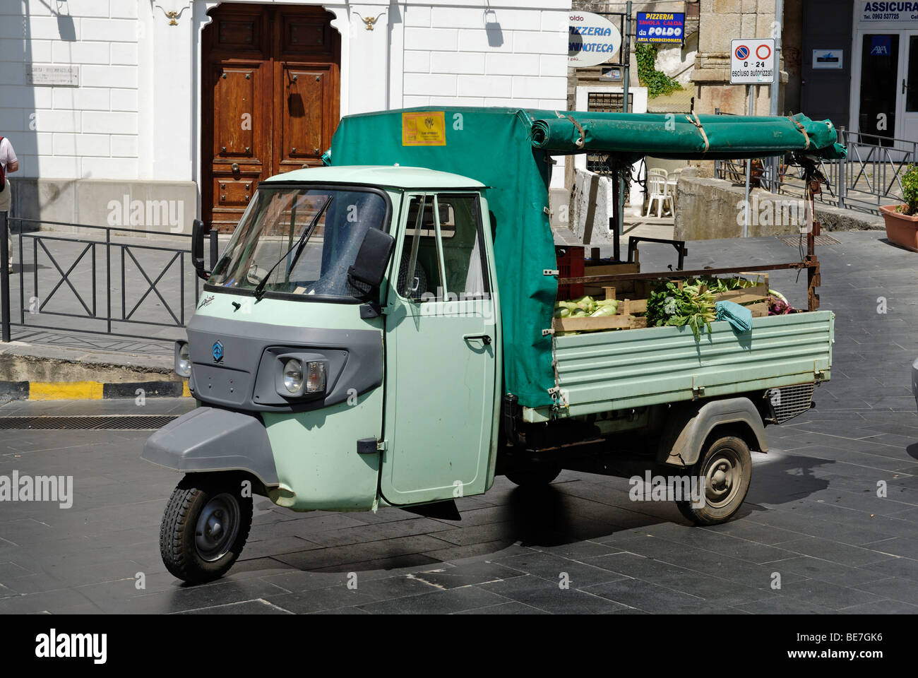 Camión triciclo, Pizzo, Calabria, Italia, Europa Foto de stock