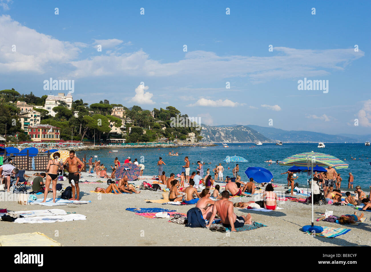 Playa de Santa Margherita Ligure, en la tarde, el Golfo del Tigullio, la Riviera italiana, Liguria, Italia Foto de stock