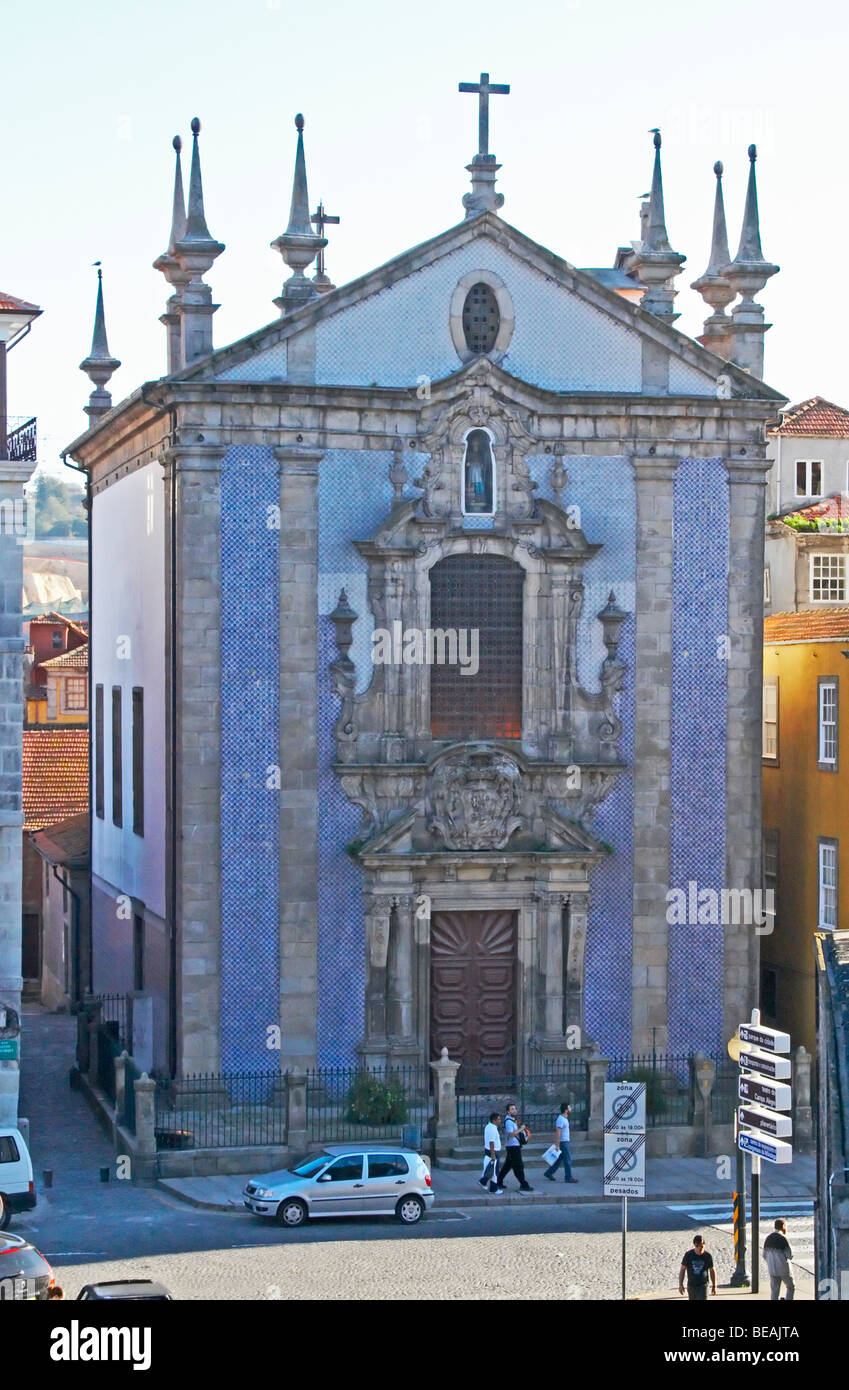 Iglesia Sao Nicolau Praca do Infante Dom Henrique porto portugal Foto de stock