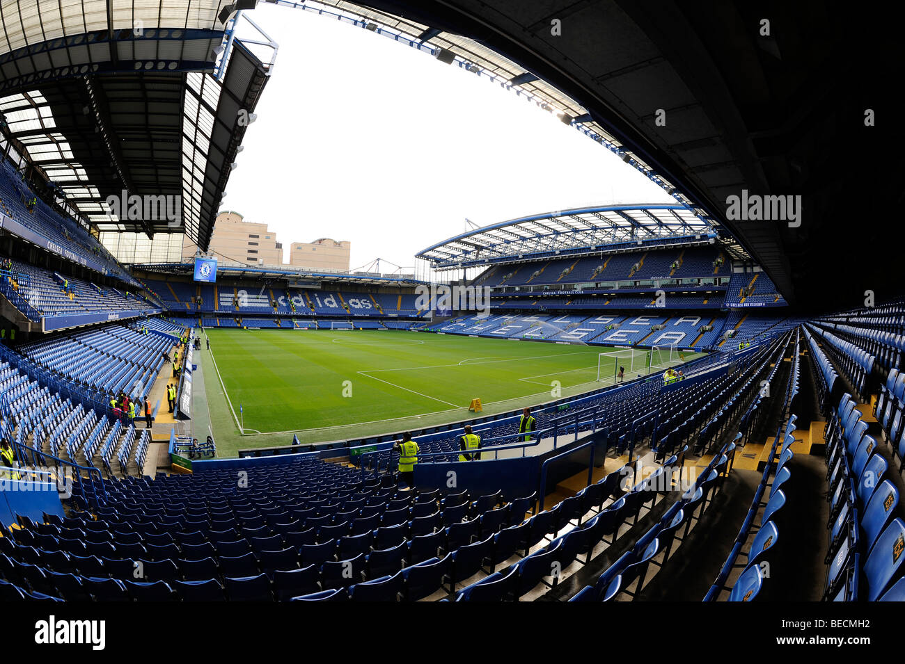 Vista interior del estadio Stamford Bridge, Londres. Casa de Chelsea  Football Club Fotografía de stock - Alamy