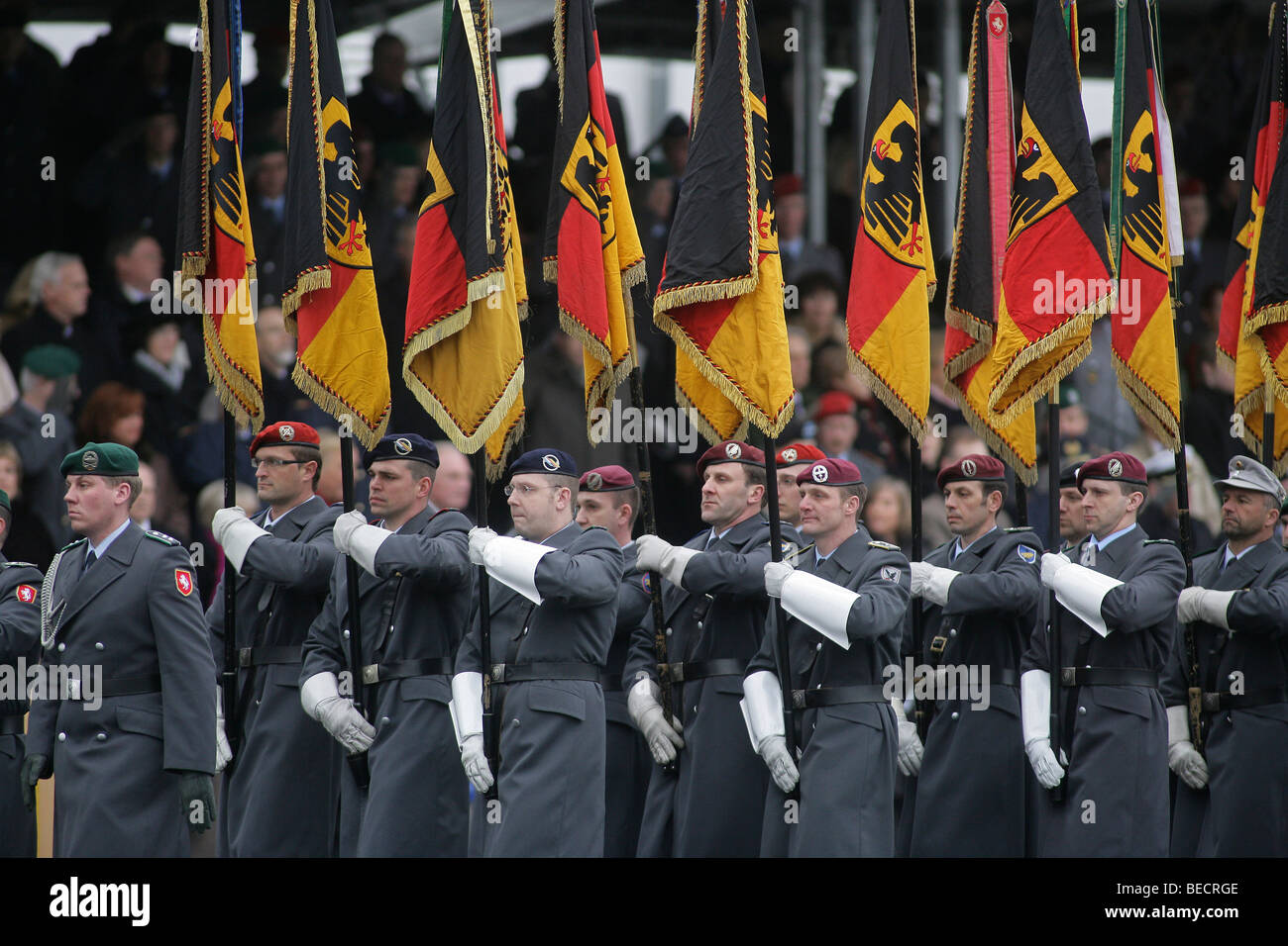 El Bundeswehr, las fuerzas armadas de Alemania, bandera delegaciones, Koblenz, Renania-Palatinado, Alemania, Europa Foto de stock