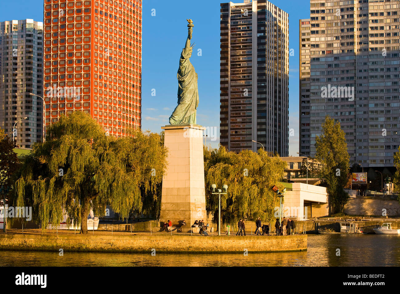 La estatua de la Libertad, París Foto de stock