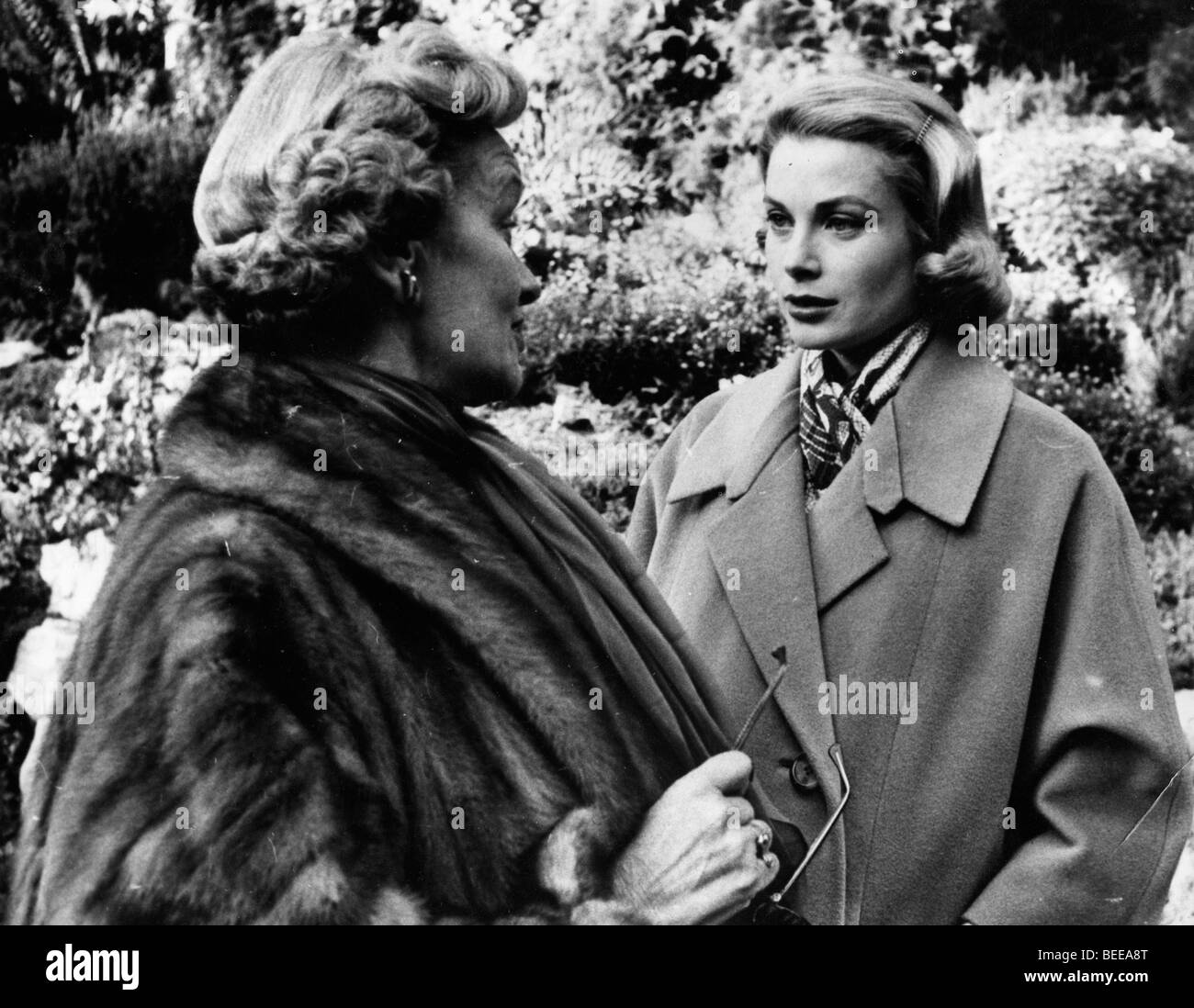 Grace Kelly, Princesa de Mónaco, a la derecha. Foto de stock