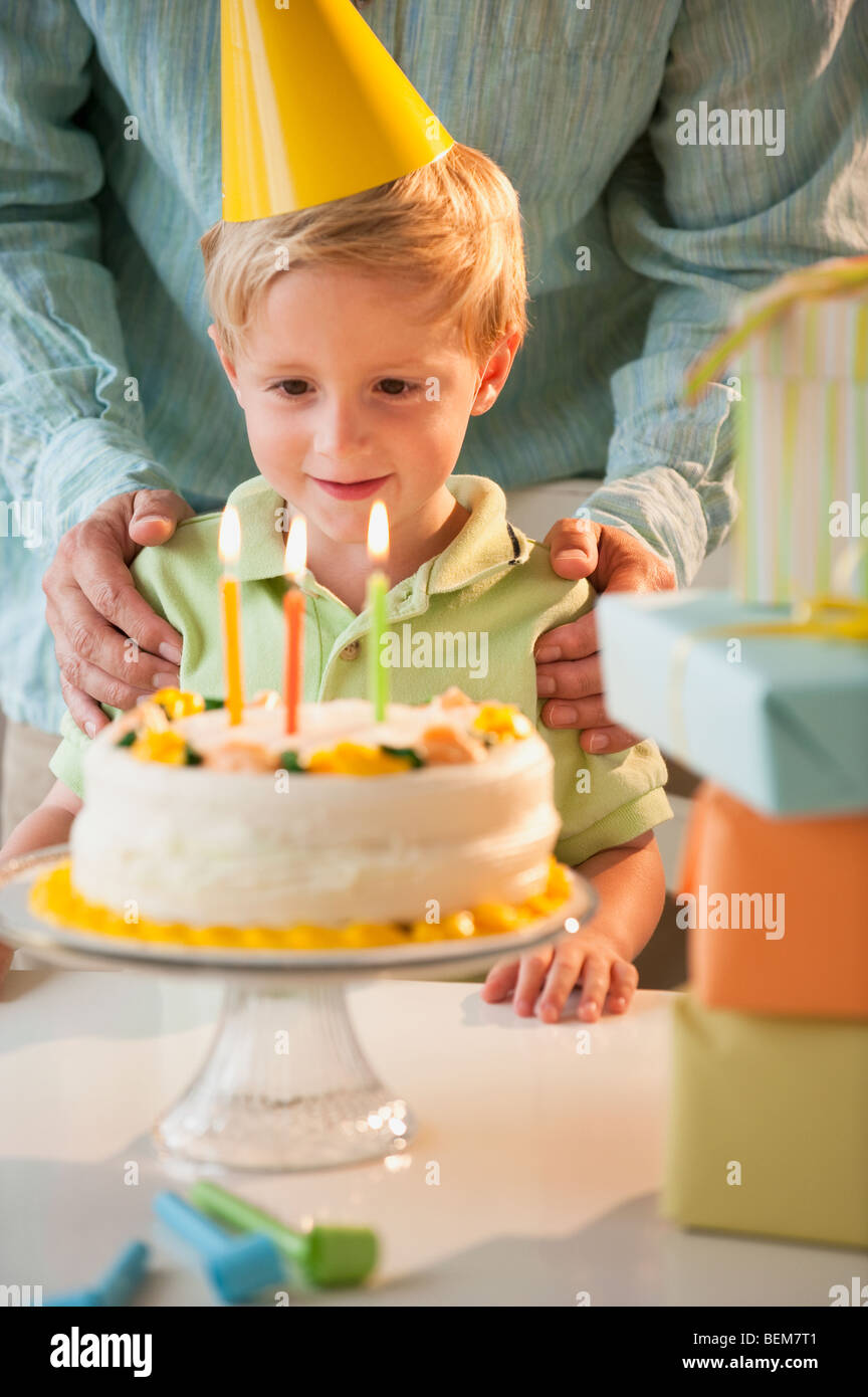 Habitación con decoración para fiestas de 18 cumpleaños Fotografía de stock  - Alamy