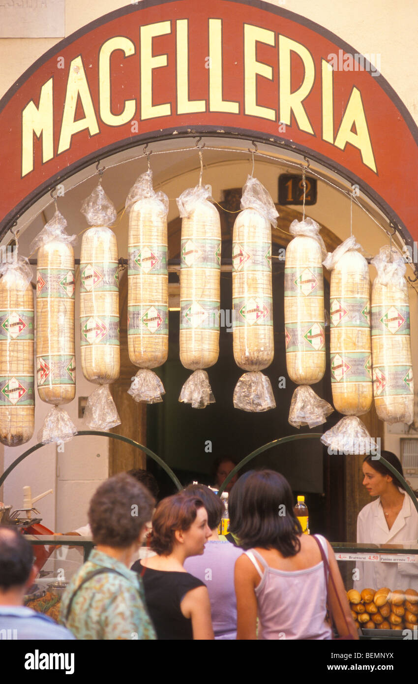 Tienda Delicatessen D. Gabbani, Via Pessina Street, Lugano, Ticino, Suiza Foto de stock