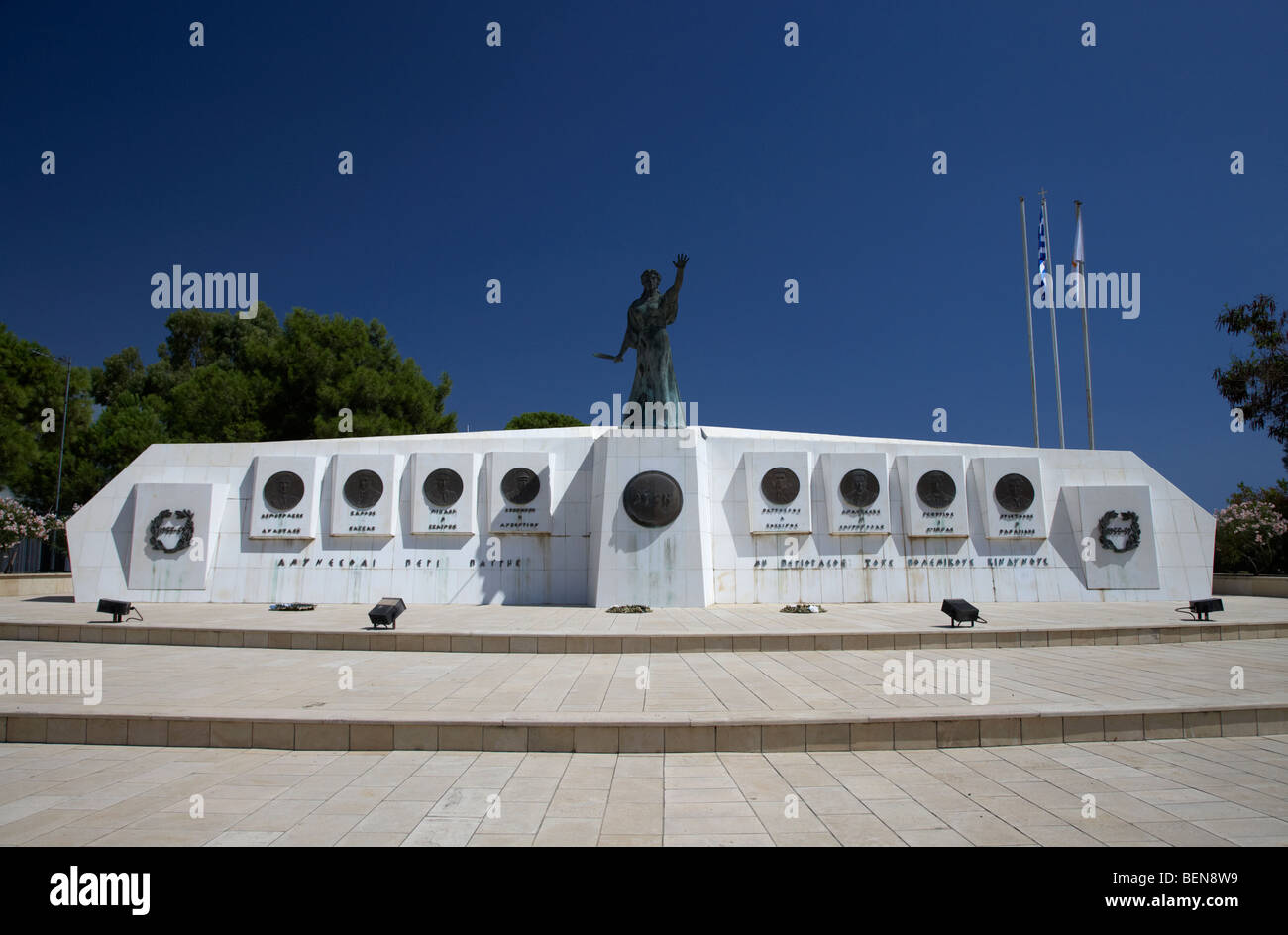Monumento a los británicos en la eoka anti disturbios y conflictos turca de 1974 República de Chipre larnaca europa Foto de stock