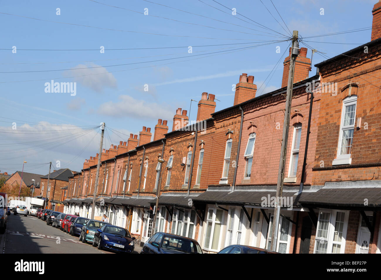 Casas adosadas en Nelson Road en la zona de Aston de Birmingham Foto de stock