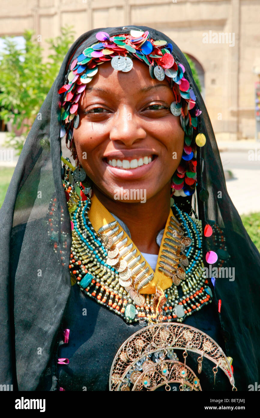 Mujer en traje tradicional, El Cairo. Foto de stock
