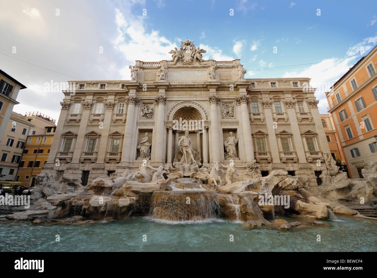 La Fontana de Trevi (Fontana di Trevi), Roma, Italia, vista gran angular Foto de stock
