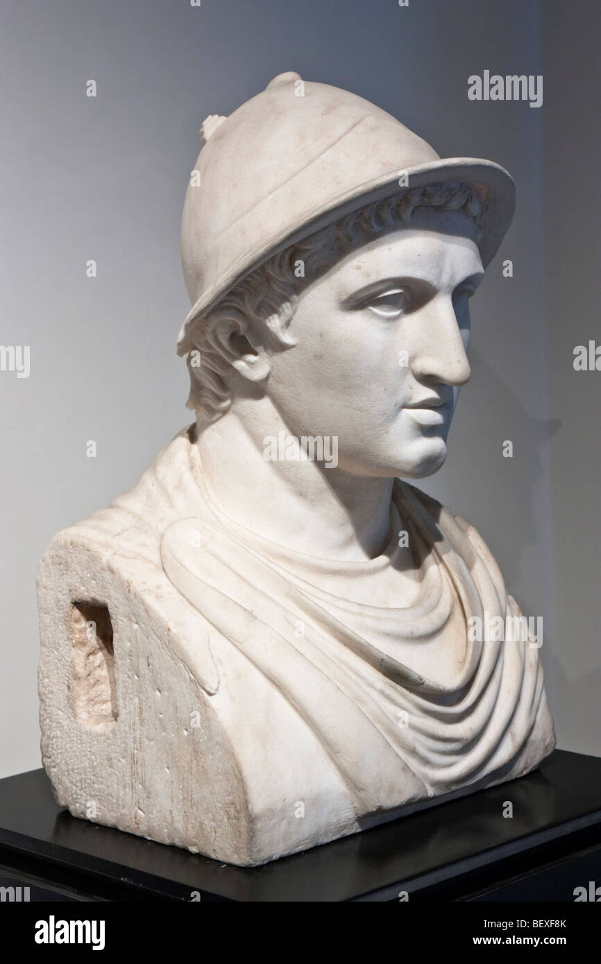 Retrato de un gobernante griego no identificados encontrados en la Villa de los Papiros. Museo Arqueológico Nacional de Nápoles. Foto de stock