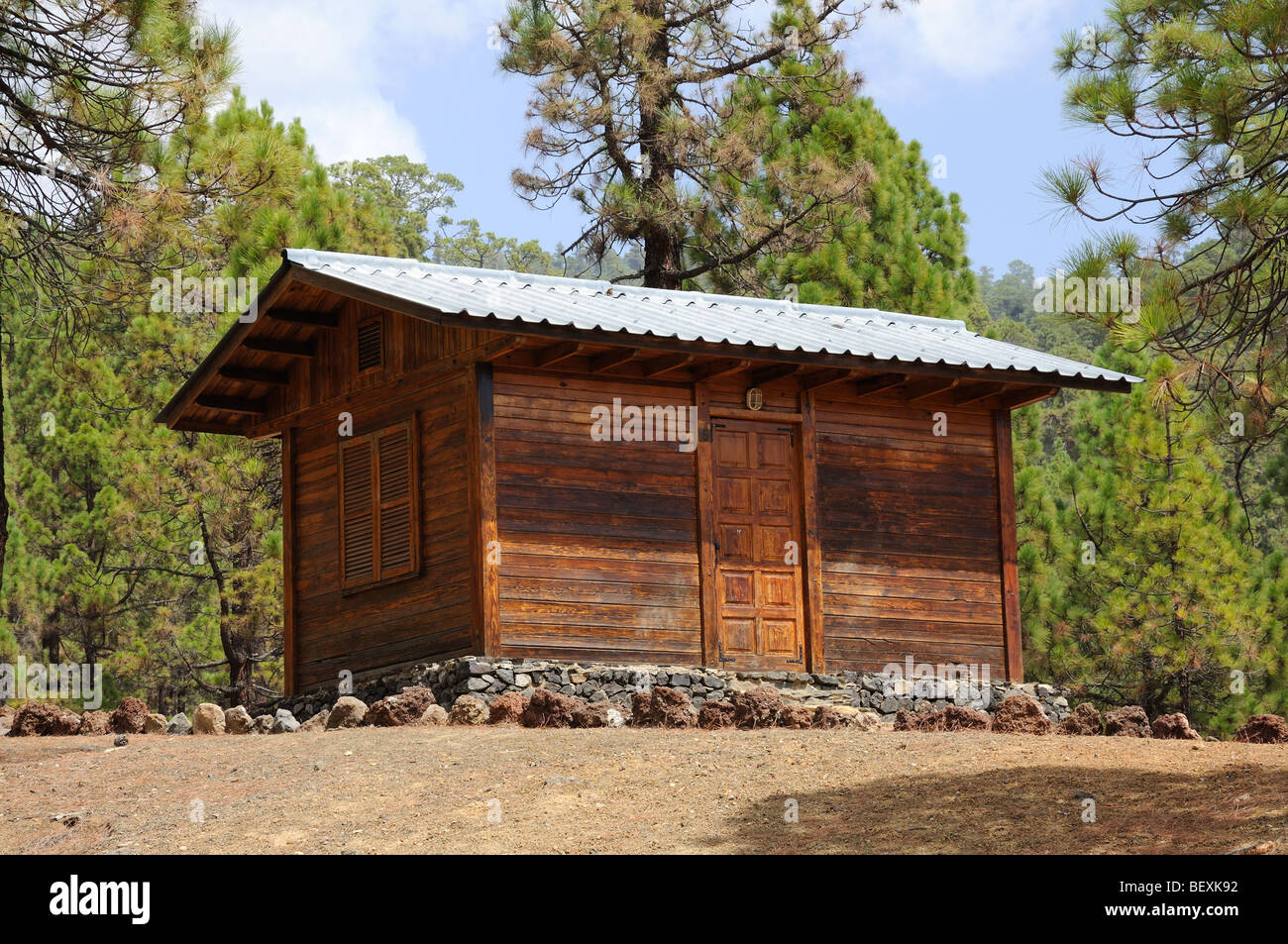 Bosque de cabañas fotografías e imágenes de alta resolución - Alamy Bosque de cabañas fotografías e imágenes de alta resolución - Alamy
