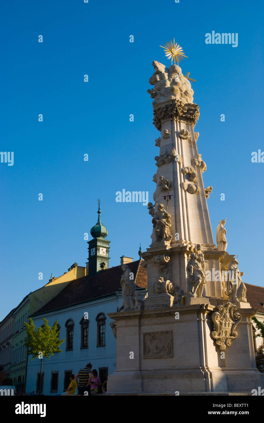Columna de la santísima Trinidad en la plaza Szentharomsag ter a la Colina del Castillo en Budapest (Hungría) Europa Foto de stock