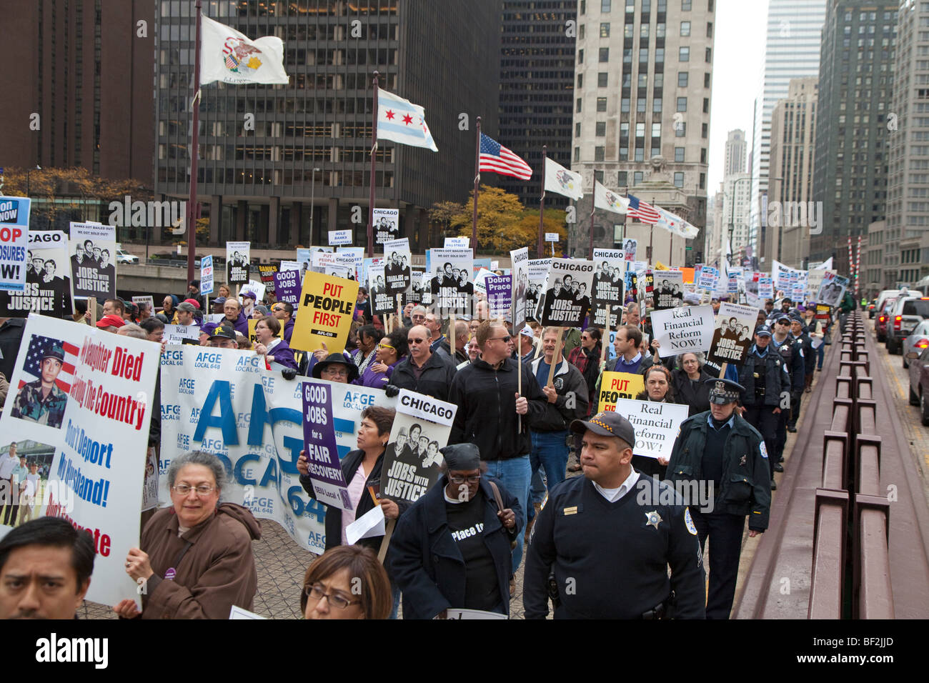 Rally Labor-Community contra grandes bancos Foto de stock