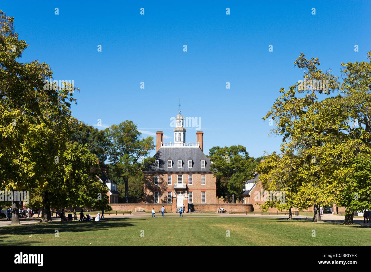 El Palacio del Gobernador y el Palacio verde, Colonial Williamsburg, Virginia, EE.UU. Foto de stock