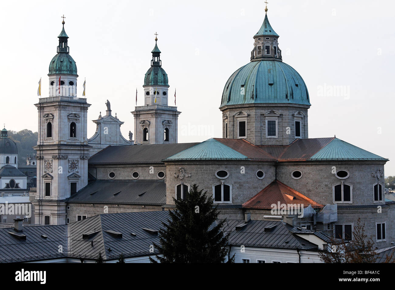 Salzburger Dom catedral, cúpulas, Salzburgo, Austria, Europa Foto de stock