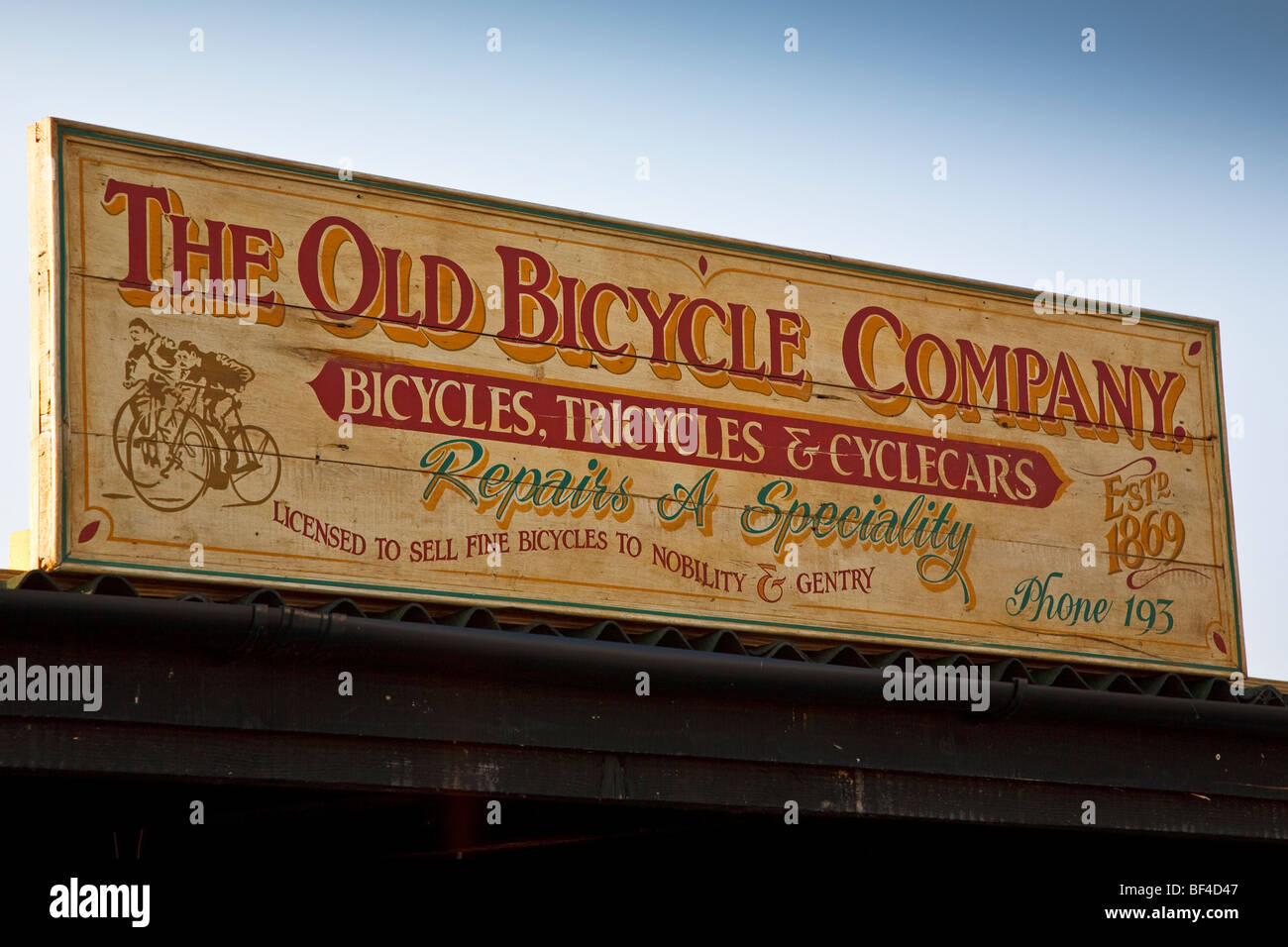 Tienda de Bicicletas Vintage firmar en el Goodwood Revival, West Sussex, UK 2009 Foto de stock