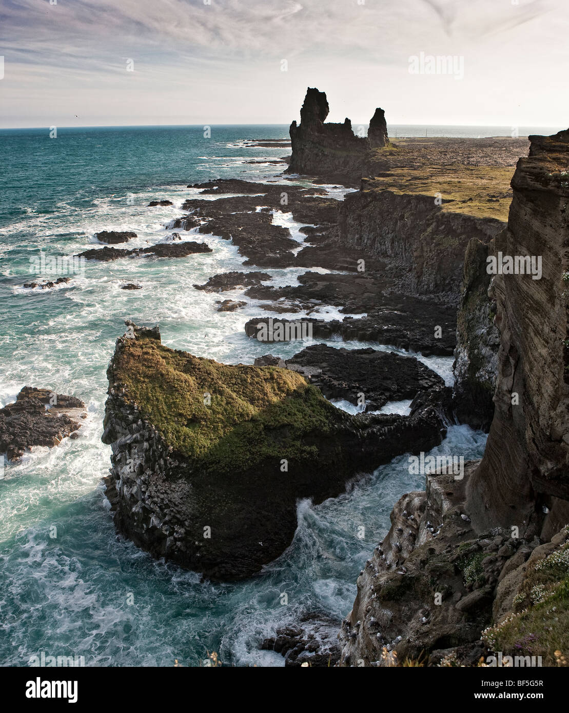 Lonsdrangar cliff, península de Snaefellsnes, Islandia Foto de stock